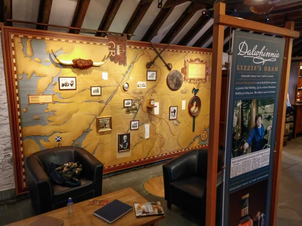 highlands dalwhinnie distillery 04 visitors center