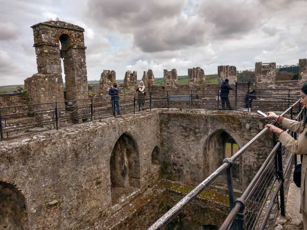 Blarney Castle Ireland 05 facing the stone