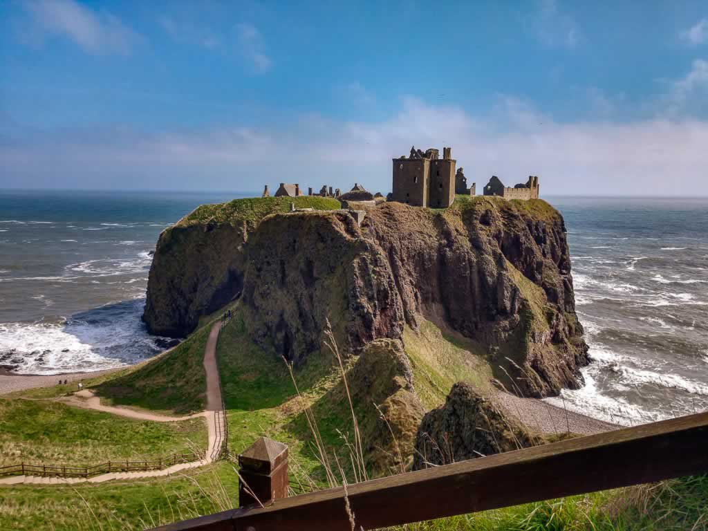 dunnottar-castle-scotland-castles-and-drams-tour